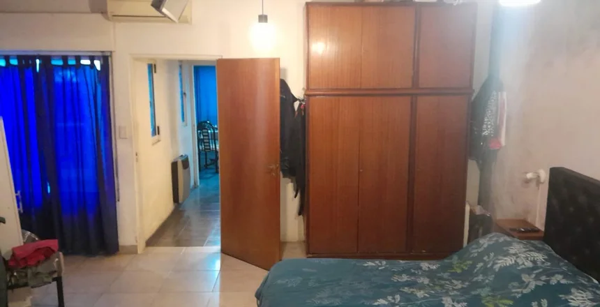 Dormitorio con placard